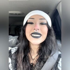 Meet your Posher, Isabel